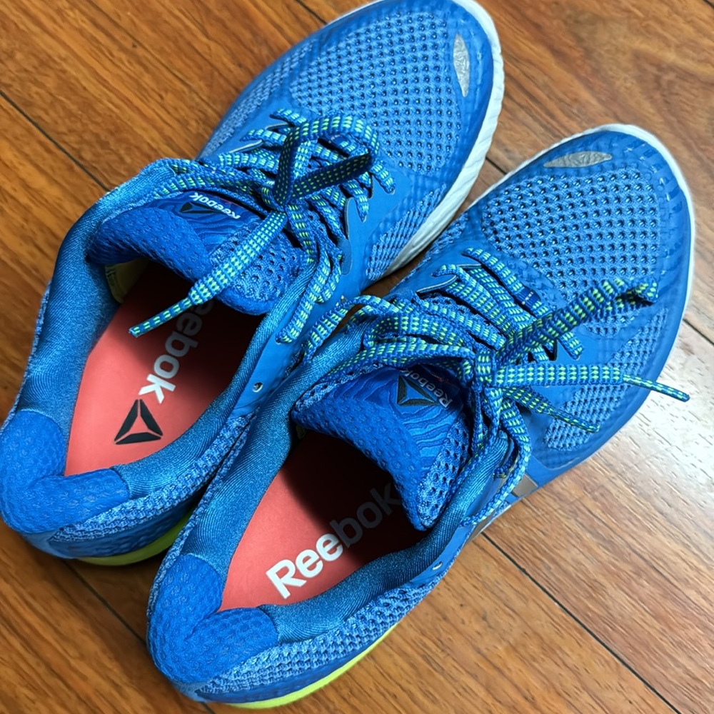 NEW—Womens Reebok Running Shoes - Picture 6 of 6